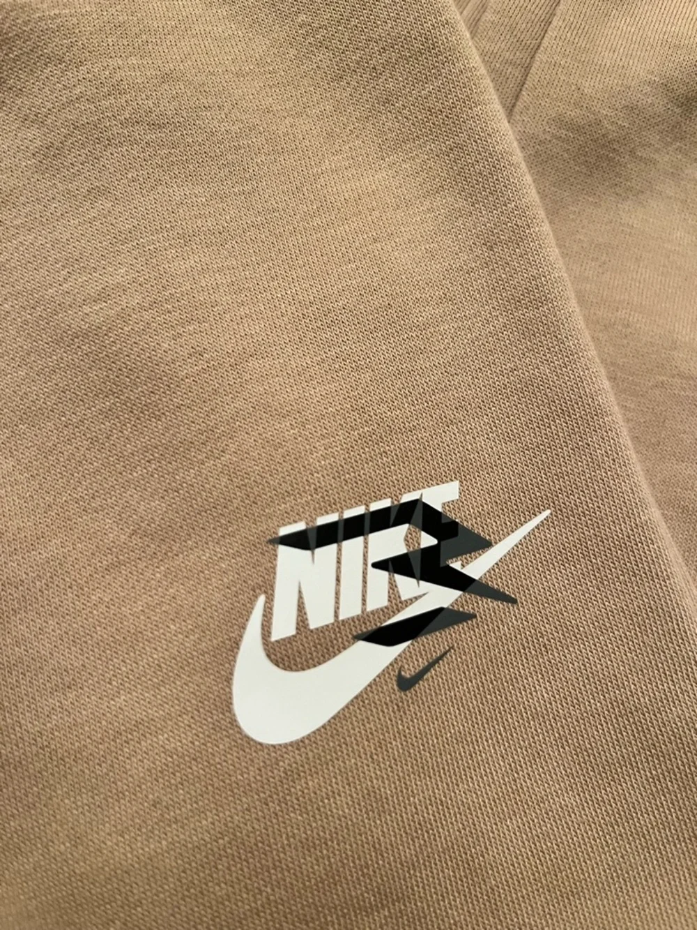 Nike kids sweatsuit - Picture 3 of 5